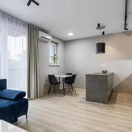 Apartment Av *